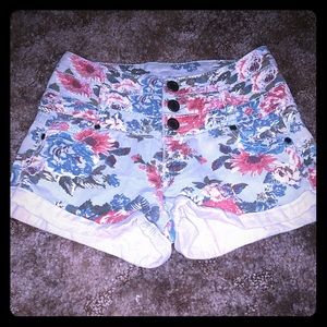 Rose shorts